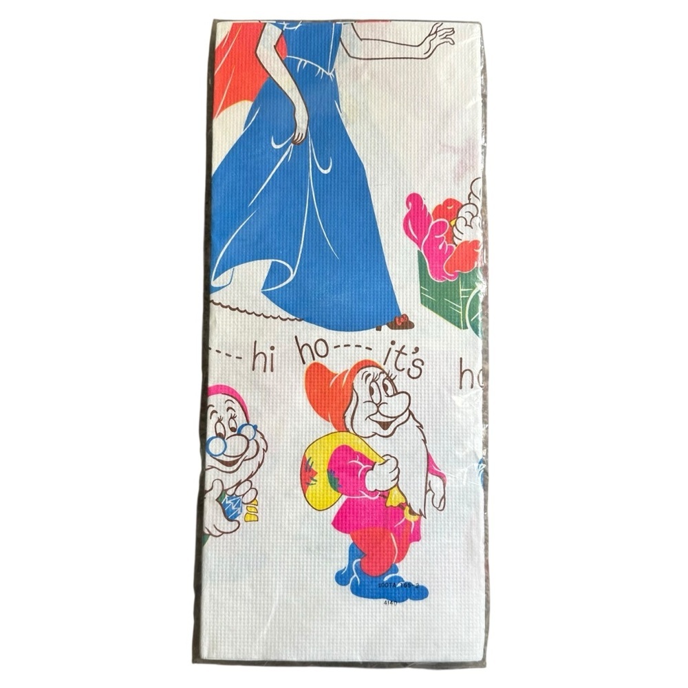 RARE Vintage Disney Snow White 7 Dwarfs Party Tablecloth Hallmark Brand New
